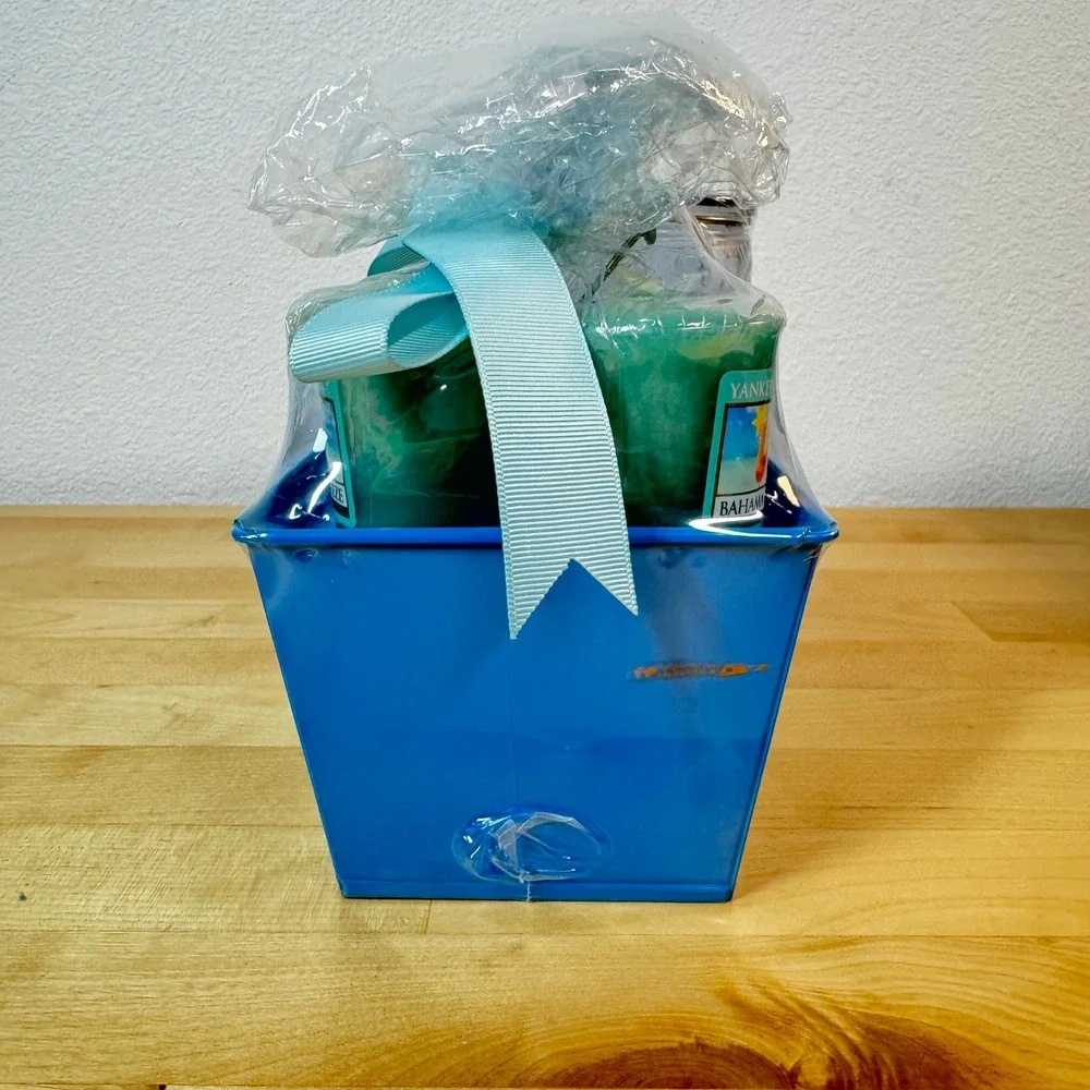 Yankee Candle Bahama Breeze Gift Set Blue Starfish Tin Votives and Glass Jar NEW